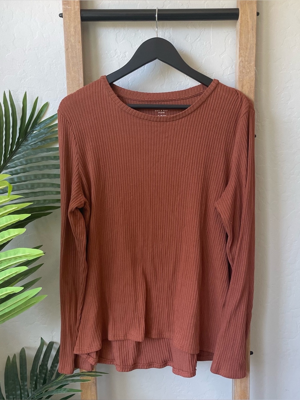 American Eagle Women's Rust Ribbed Long Sleeve Top